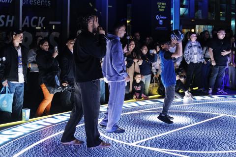 Child testing out the immersive court